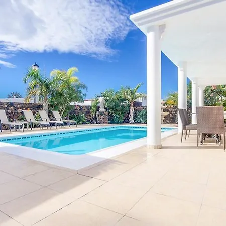 Puerto Del Carmen Sleeps 8 Pool Wifi * Puerto del Carmen (Lanzarote)