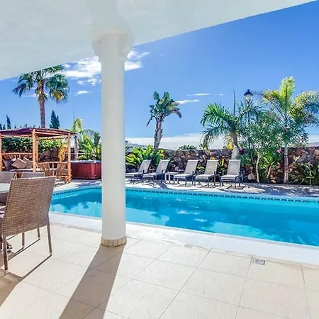 Puerto Del Carmen Sleeps 8 Pool Wifi Vila *